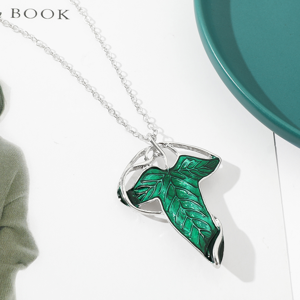Collier pendentif feuille vert - Vintage Fashion Outfit avis et prix