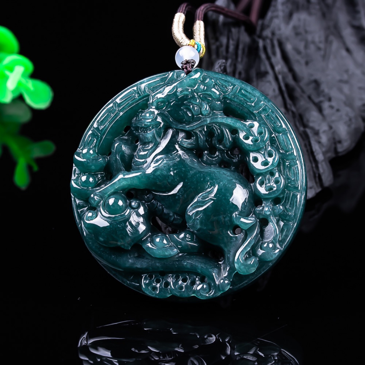 Pendentif Dragon en Jadeite Bi - Usa Vintage Fashion avis et prix