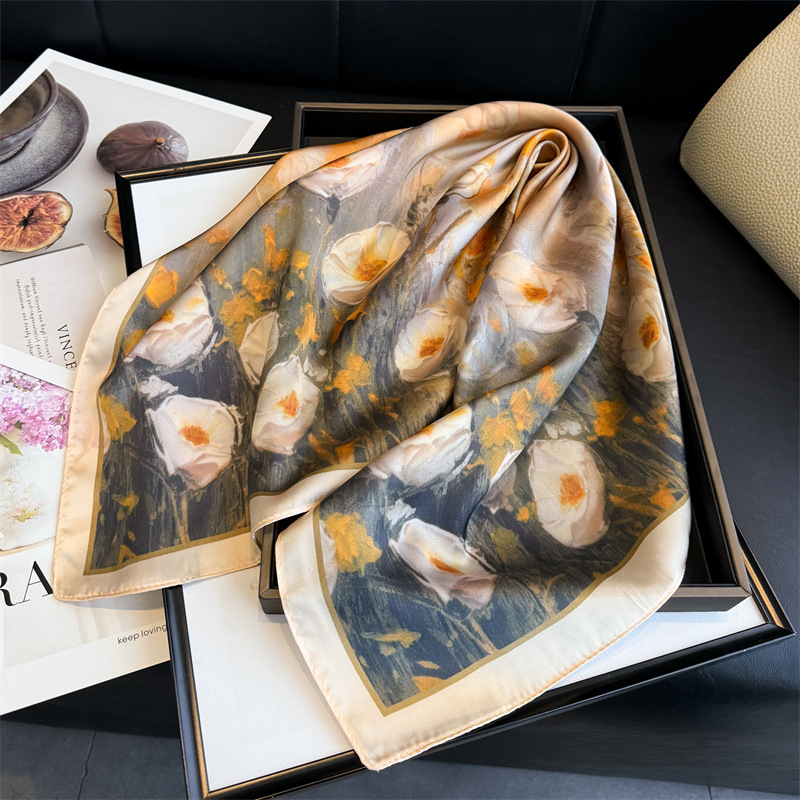 Foulard en satin 70 cm motif p - Vintage Fashion Exhibition avis et prix